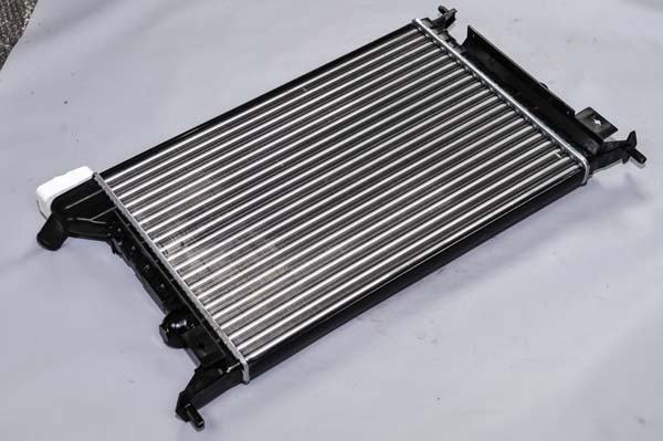 VECTRA B 1.6 SU RADYATÖRÜ